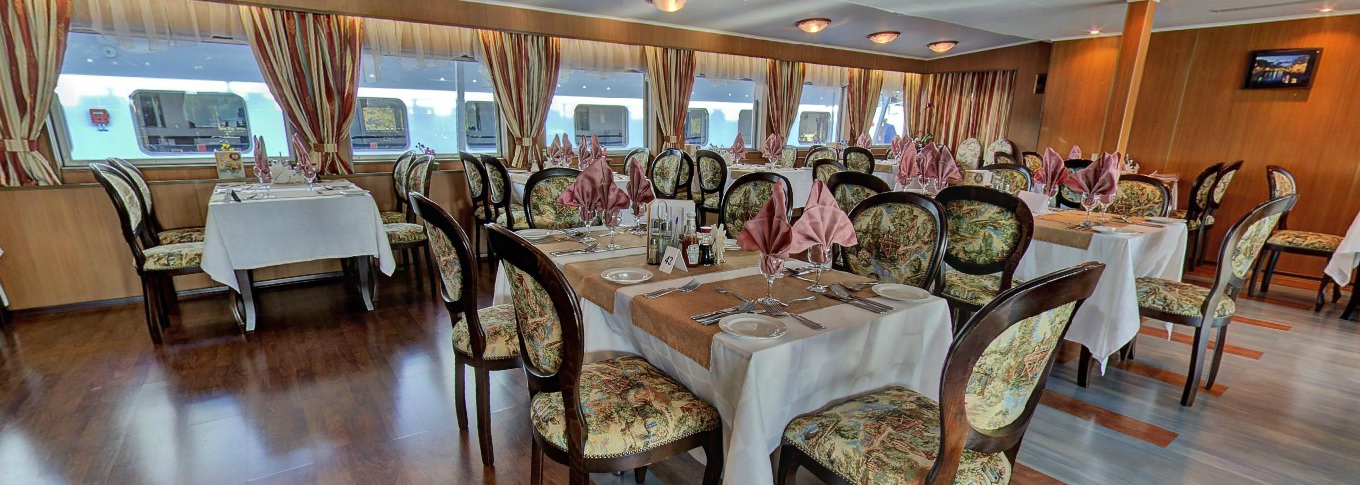 El Restuarante en Cubierta Superior (MS Andrey Rublev) CRUCEROS RUSIA CRUCEROS VOLGA CRUCEROS MOSCU CRUCEROS SAN PETERSBURGO CRUCEROS DESCUENTOS CRUCEROS OFERTA RUSIA CRUCEROS RUSIA RUSSIAN CRUISES RUSSIA CRUISES VOLGA CRUISES MS ANDREY RUBLEV RESTAURANTE 2